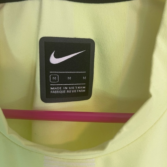 Nike NWT Women's Neon Yellow pack Tech Dress size Med SOLDOUT - Picture 9 of 11